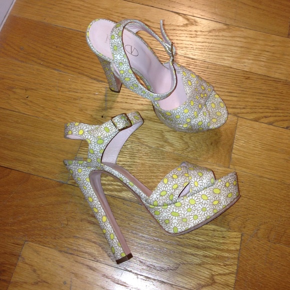 RED VALENTINO Daisy printed Platform Sandal