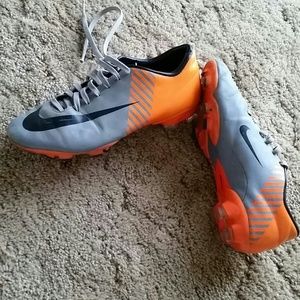 Nike soccer cleats !!!REDUCED!!!