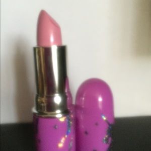 ⚠️🔴SOLD🔴⚠️Limecrime lipstick