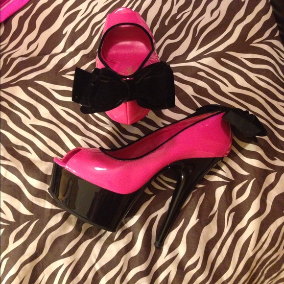 🎀👠Lovely pumps! 👠🎀 with removable bow ! UNIQUE