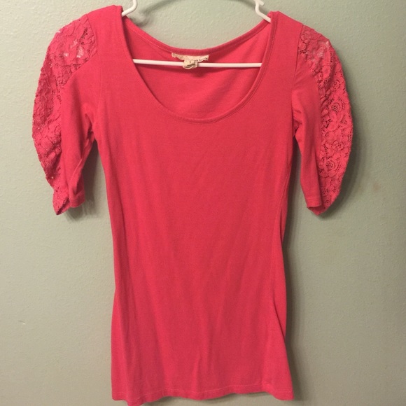 🚫SOLD IN BUNDLE🚫Hot Pink Scrunchie Sleeves Top