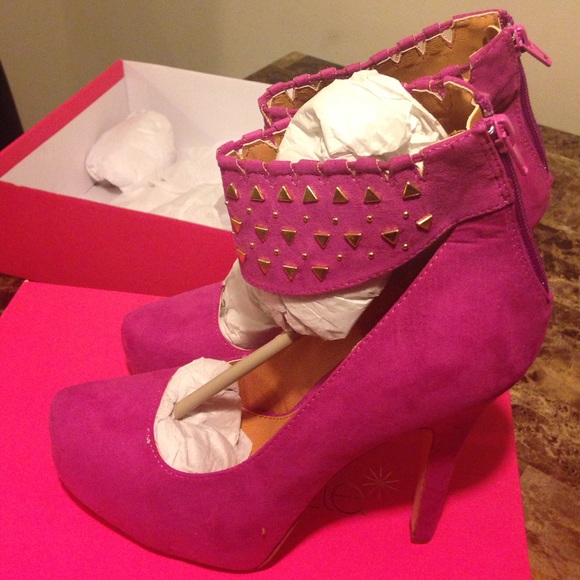 Pretty pumps - Picture 3 of 4