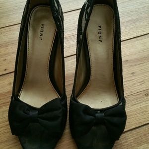 Saving for @wonderland_75 Black and tan high heels