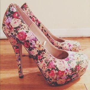 Floral Pumps