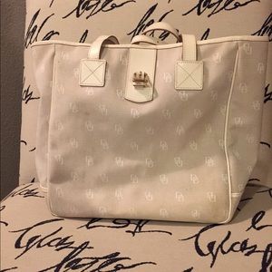 ⭐️dooney and bourke tote