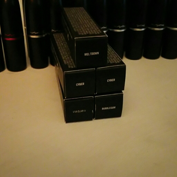 Mac - Picture 2 of 3