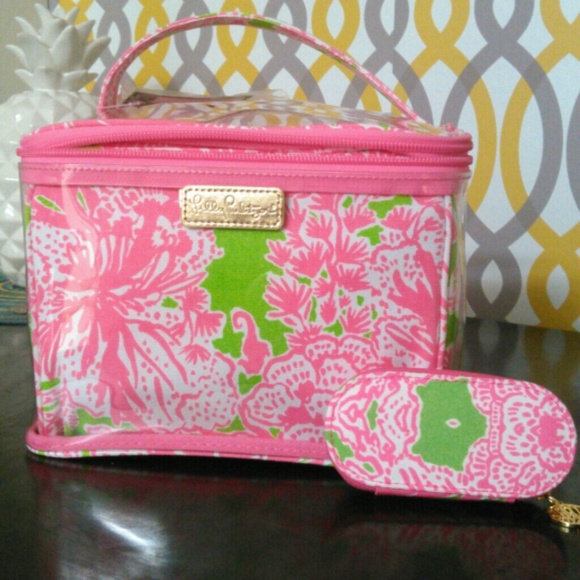 Just sharing!! Lilly GWP make up bags