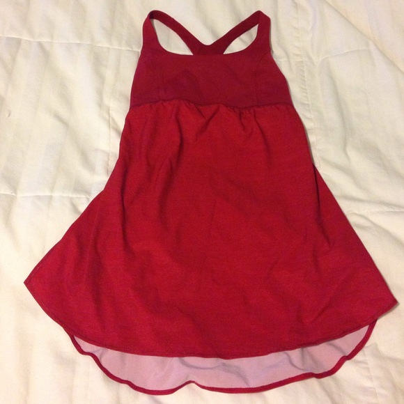 Lululemon red tank
