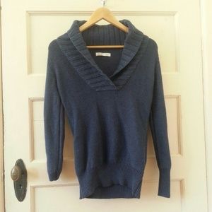 Old Navy vneck navy blue sweater