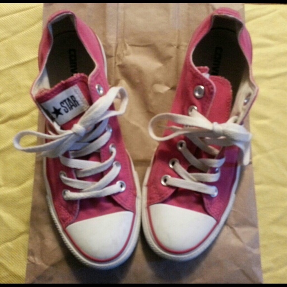 PINK CHUCK TAYLOR CONVERSE