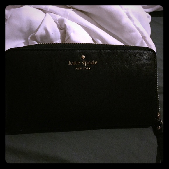 Kate Spade Wallet ✨