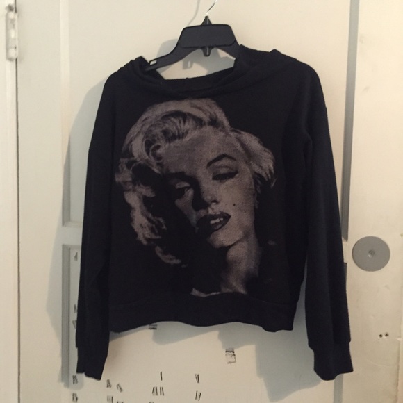Marilyn Monroe sweater