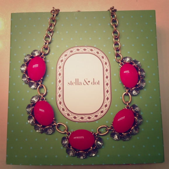 **BUNDLE** STELLA & DOT NECKLACES