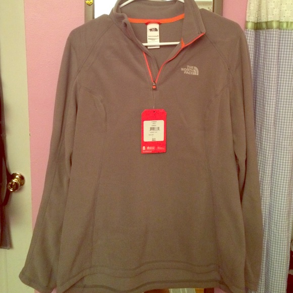 NWT Women's North Face Half-zip Fleece in Grey