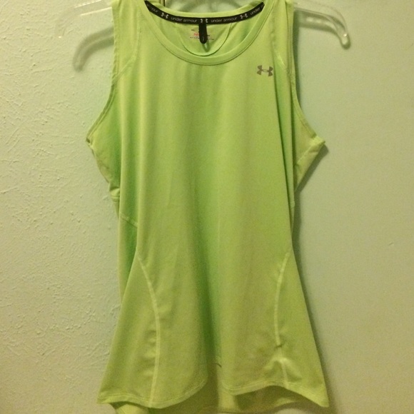 ✨Under armor workout tank✨