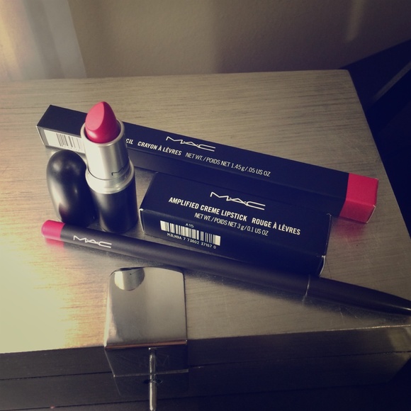 MAC Diva-ish lipstick and Talking Points lipliner