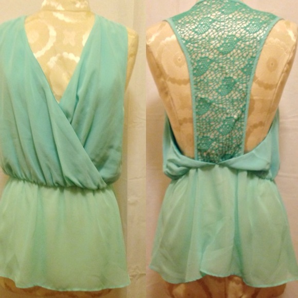 Boutique Tops - 🎉HP🎉TIFFANY BLUE PEPLUM LACE BACK TOP NWOT