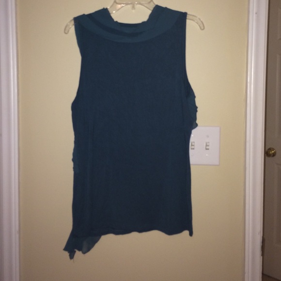 Top - Picture 2 of 3