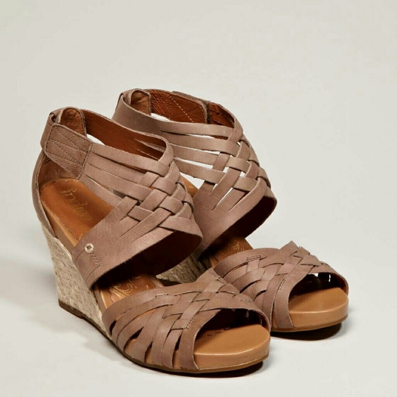 Clarks wedge sandals