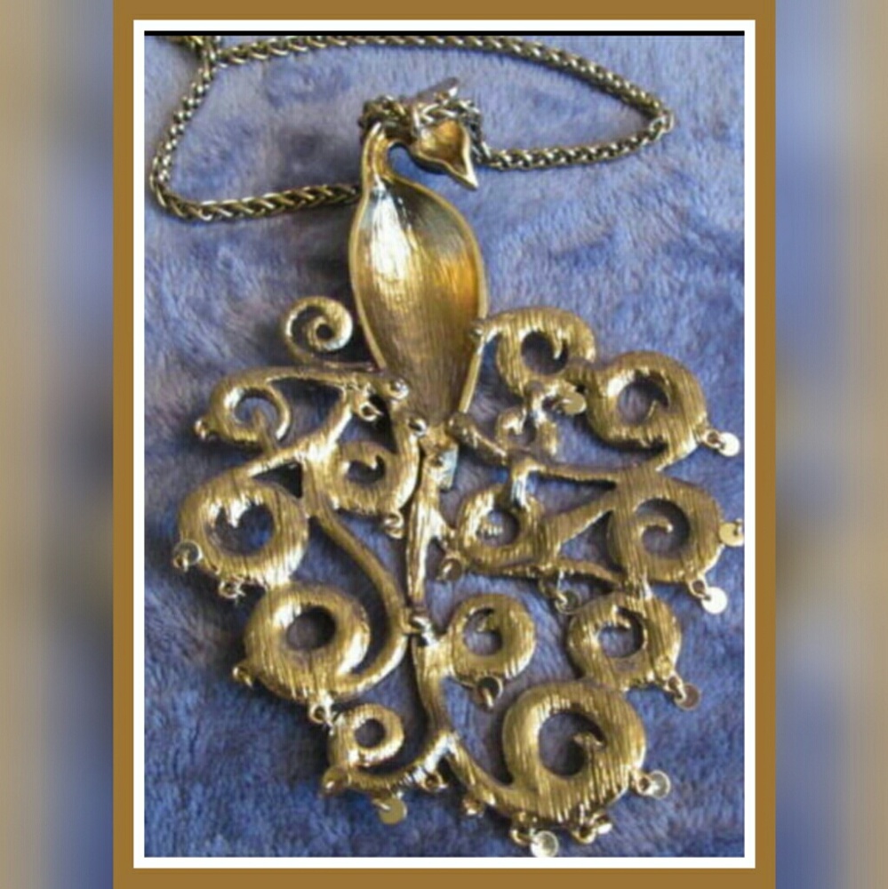 🆕BETSEY JOHNSON PEACOCK  NECKLACE - Picture 4 of 6