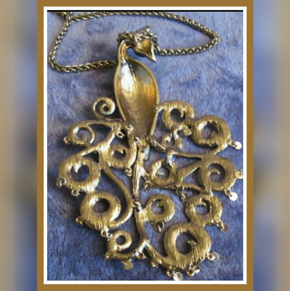 PRICE ✂️ 🎉HP🎉🆕BETSEY JOHNSON PEACOCK  NECKLACE - Picture 4 of 4