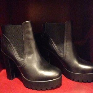 Steve Madden platform boots