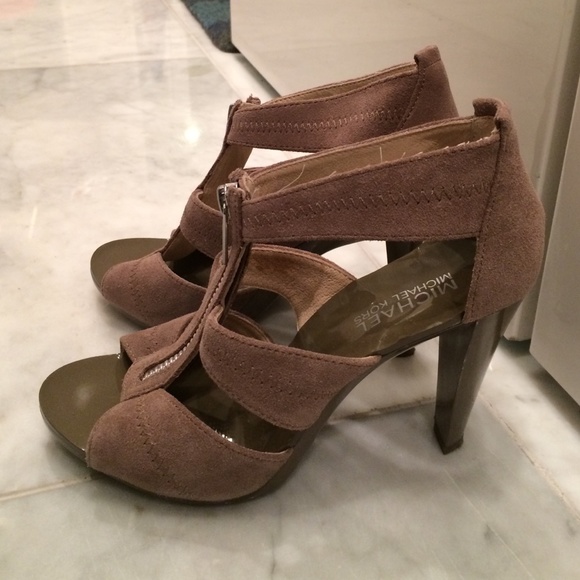 Michael kors shoes - Picture 2 of 4
