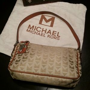 Michael Kors Classic MK Purse