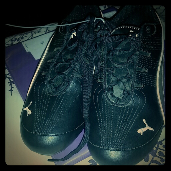 Women Puma tennis shoe size 9 brand new never worn