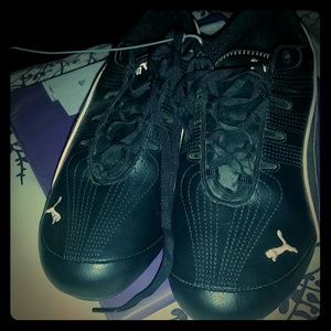 Women Puma tennis shoe size 9 brand new never worn