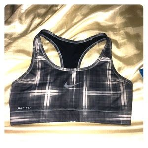 Nike sports bra 🐰EASTER SALE🐰