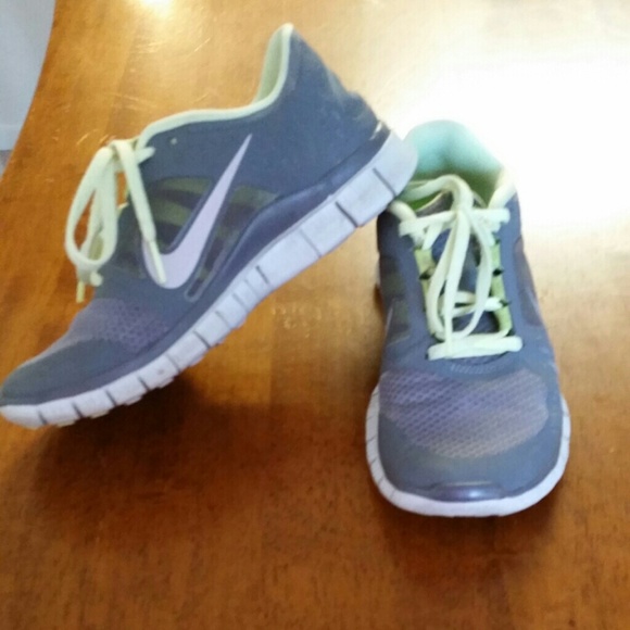 Nike 3.0 tennis shoes