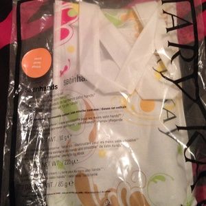 Mary Kay Satin hands pampering set
