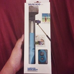 Selfie Stick /w Bluetooth remote
