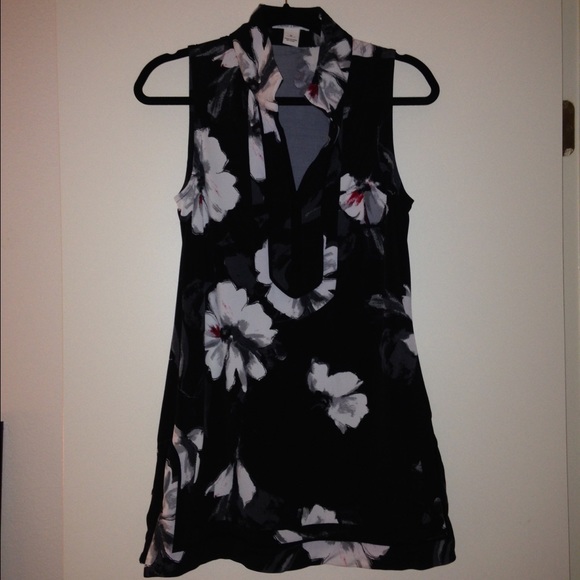 White House Black Market floral tunic
