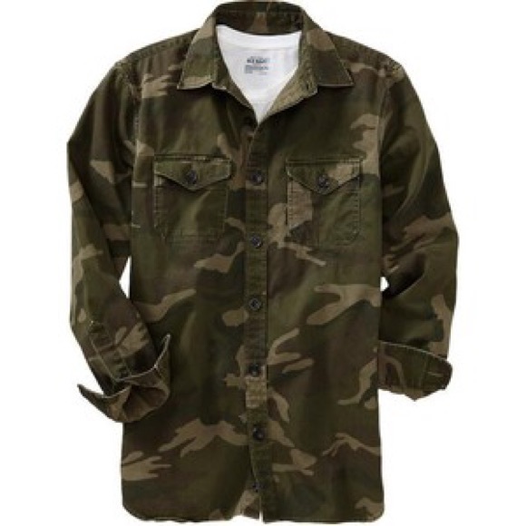 BUNDLE! Camo button up shirt + skull top