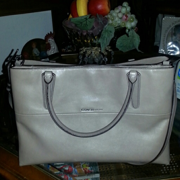 Coach Grey Borough