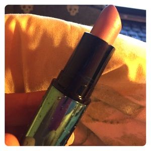 MAC: alluring aquatic 'Pet me, please' lipstick