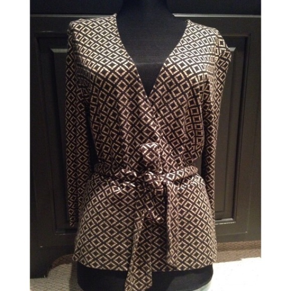 Patterned Top - Picture 4 of 4