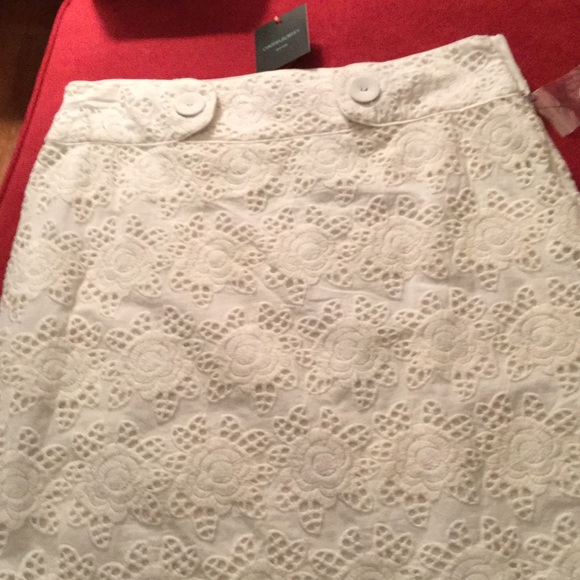 White lace lined skirt