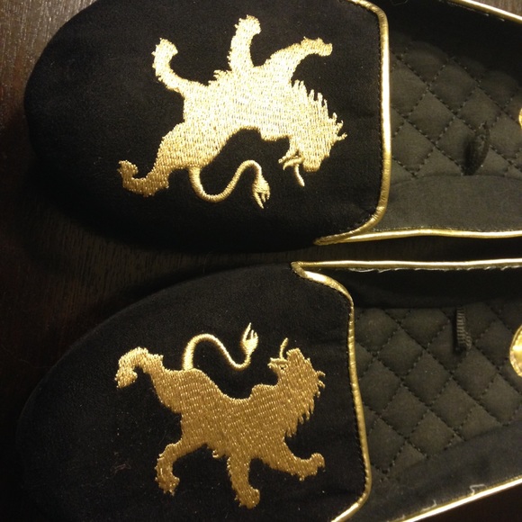 Brand new never worn express crest smoking flats