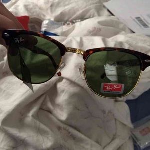 Ray-ban Clubmaster sunglasses tortoise