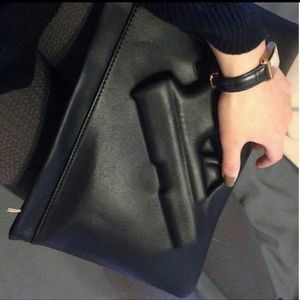 GUN CLUTCH