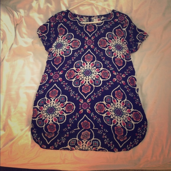 Old Navy black mandala printed top