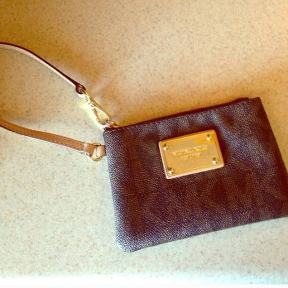 Michael Kors Wristlet