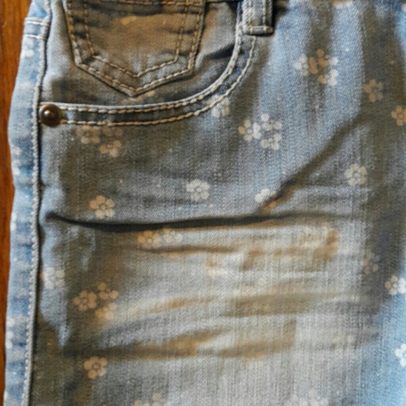Shorts - Picture 2 of 2