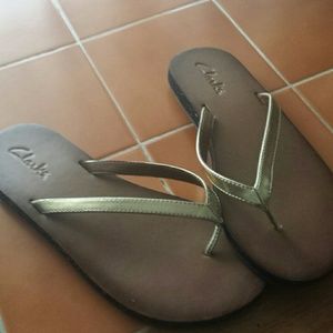 Clarks Flip Flops