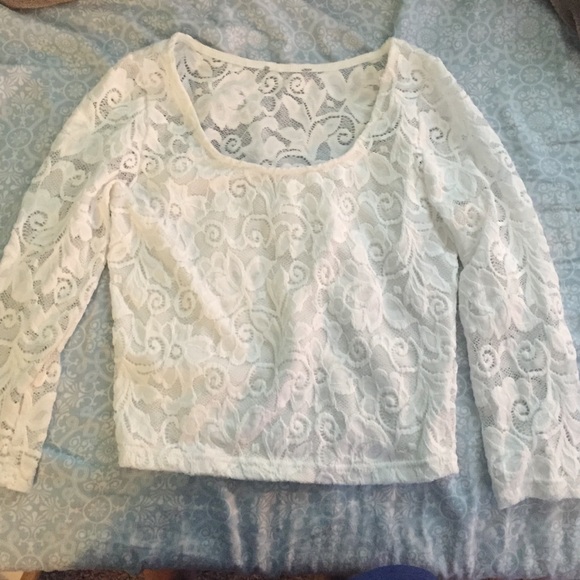 Cute lace white 3/4 sleeve crop top