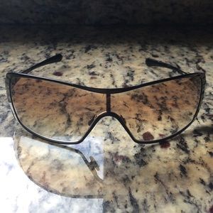 Oakley sunglasses gradient lens