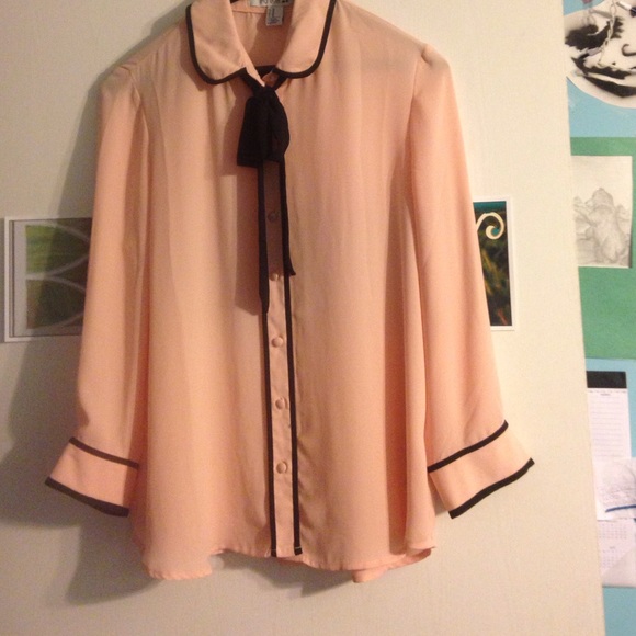 Cute button up shirt